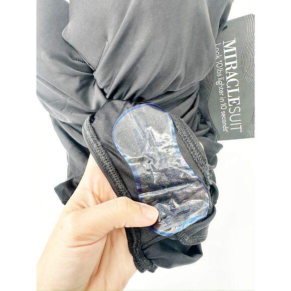Miraclesuit Escape Black One Piece Slimming Swimsuit Size 12 NWT - Picture 5 of 8